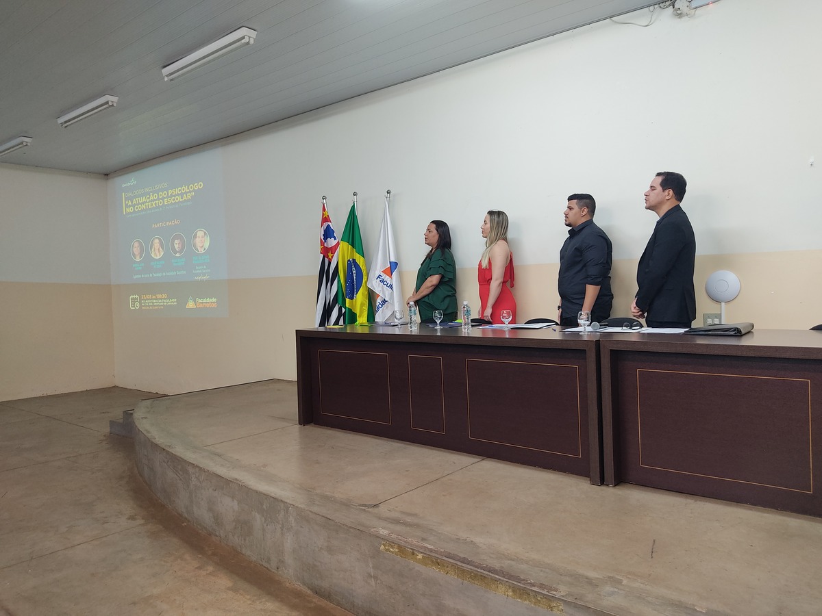 Alunos de Psicologia Brilham em Encontro sobre Inclusão na Educação