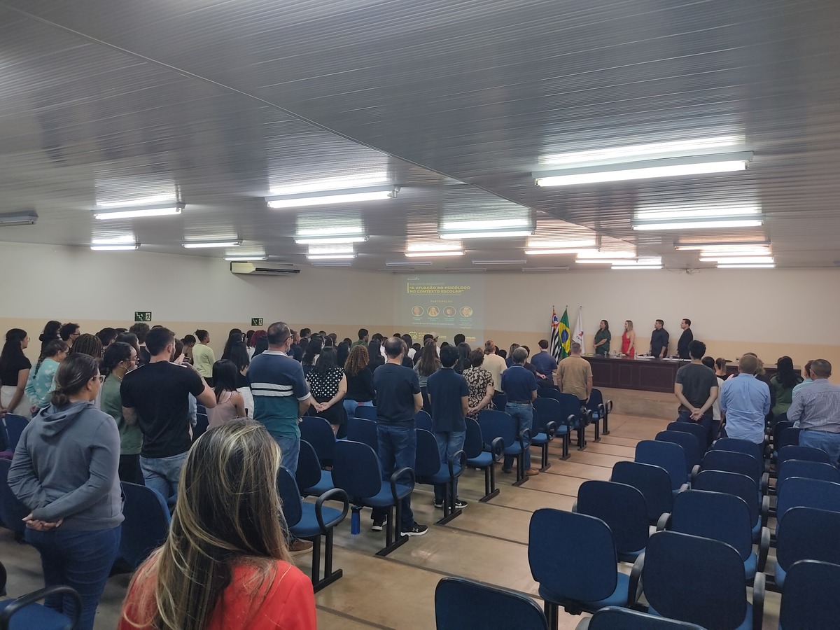 Alunos de Psicologia Brilham em Encontro sobre Inclusão na Educação
