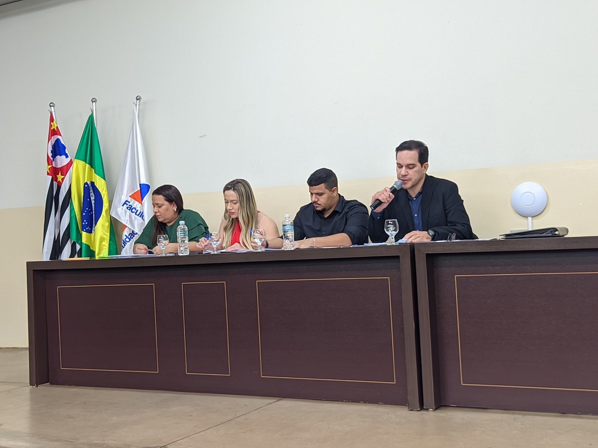 Alunos de Psicologia Brilham em Encontro sobre Inclusão na Educação