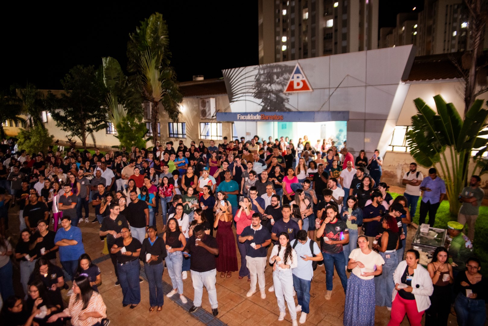 Uma noite histórica: Faculdade Barretos agora é UniBarretos