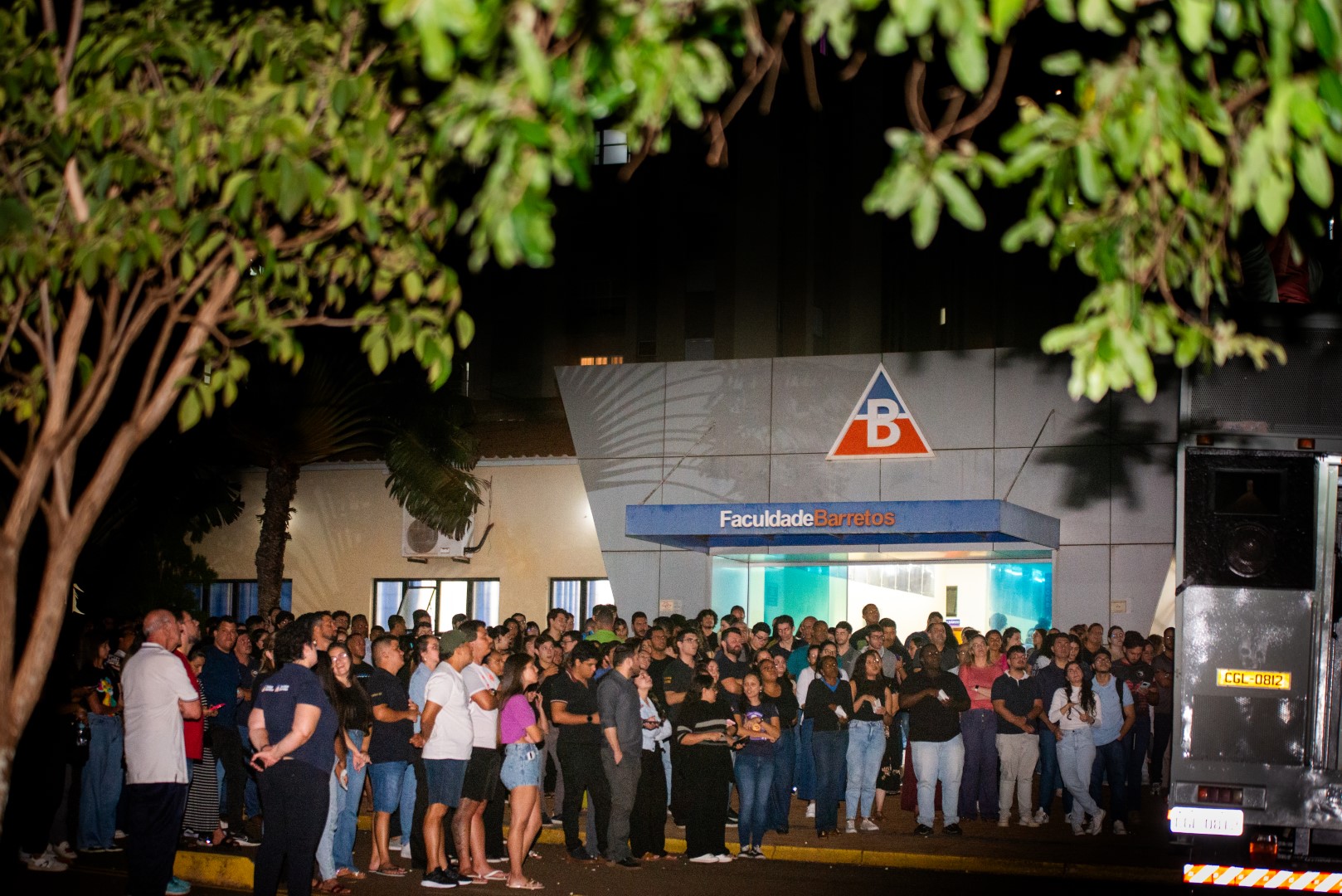 Uma noite histórica: Faculdade Barretos agora é UniBarretos