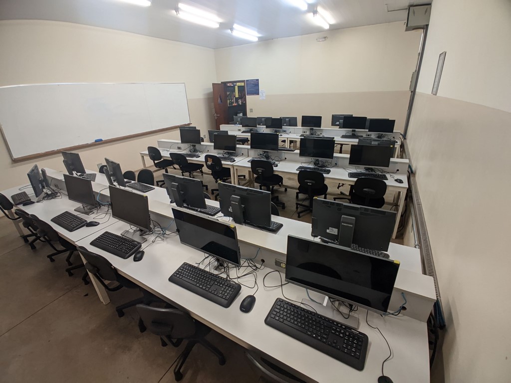 Laboratórios do Curso de Sistemas de Informação