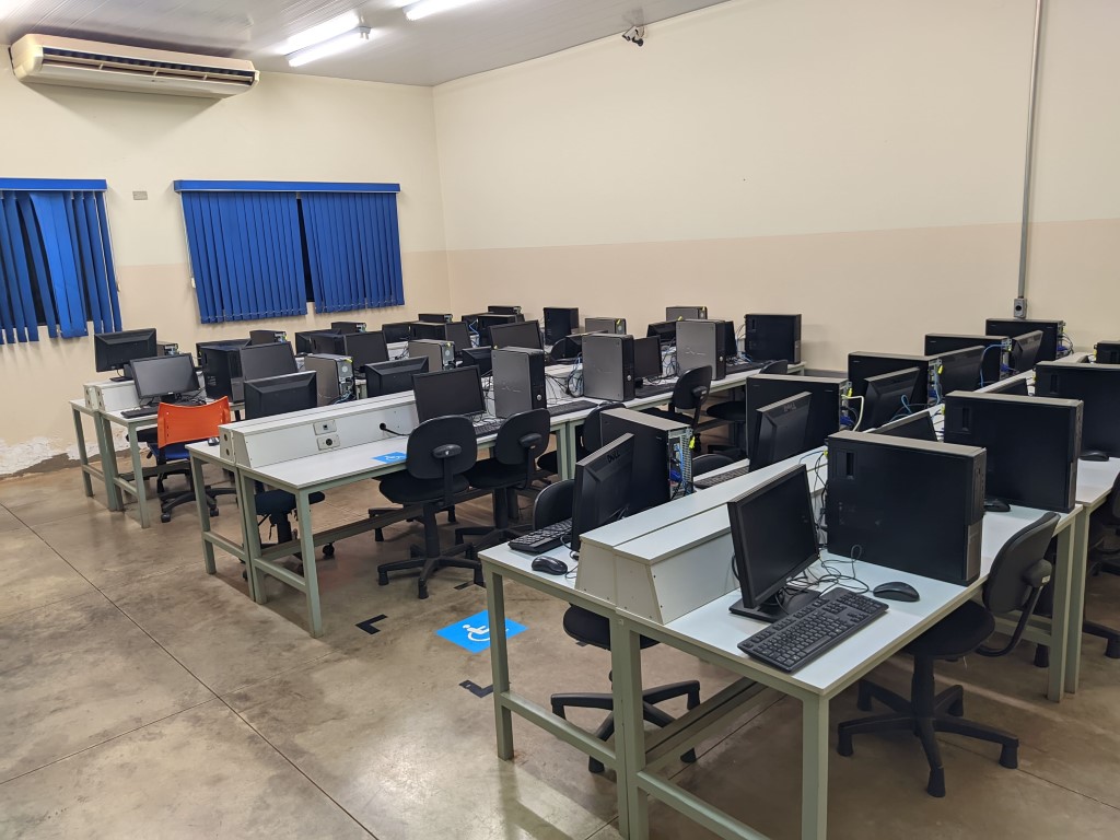 Laboratórios do Curso de Sistemas de Informação